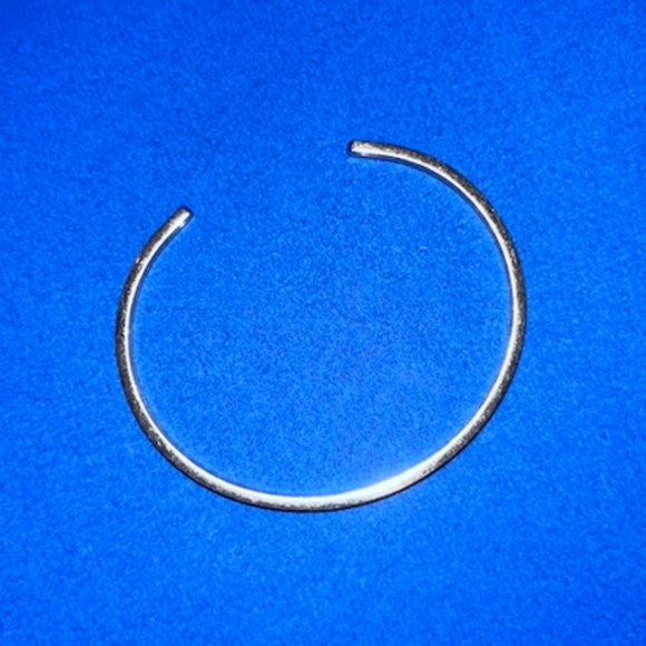 Stainless Steel thin bangle - Picture 3 of 4